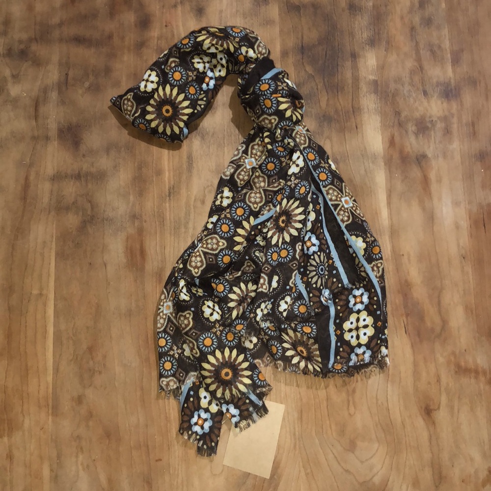 Very gently used- scarf- canyon
